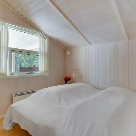 Holiday home Ros - 350m From The Sea In Djursland And Mols By Interhome Glesborg