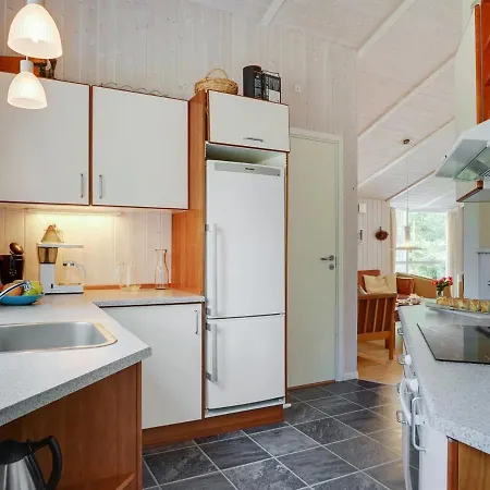 Holiday home Ros - 350m From The Sea In Djursland And Mols By Interhome