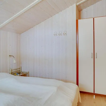 Holiday home Ros - 350m From The Sea In Djursland And Mols By Interhome *