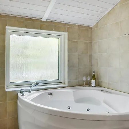 Ros - 350m From The Sea In Djursland And Mols By Interhome Casa vacanze