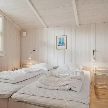 Ros - 350m From The Sea By Interhome * Glesborg